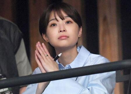 【芸能】元フジ・渡邊渚アナ　初写真集お渡し会　3冊券9900円で2ショット撮影＆生サイン特典　チバテレでMCの新番組も決定